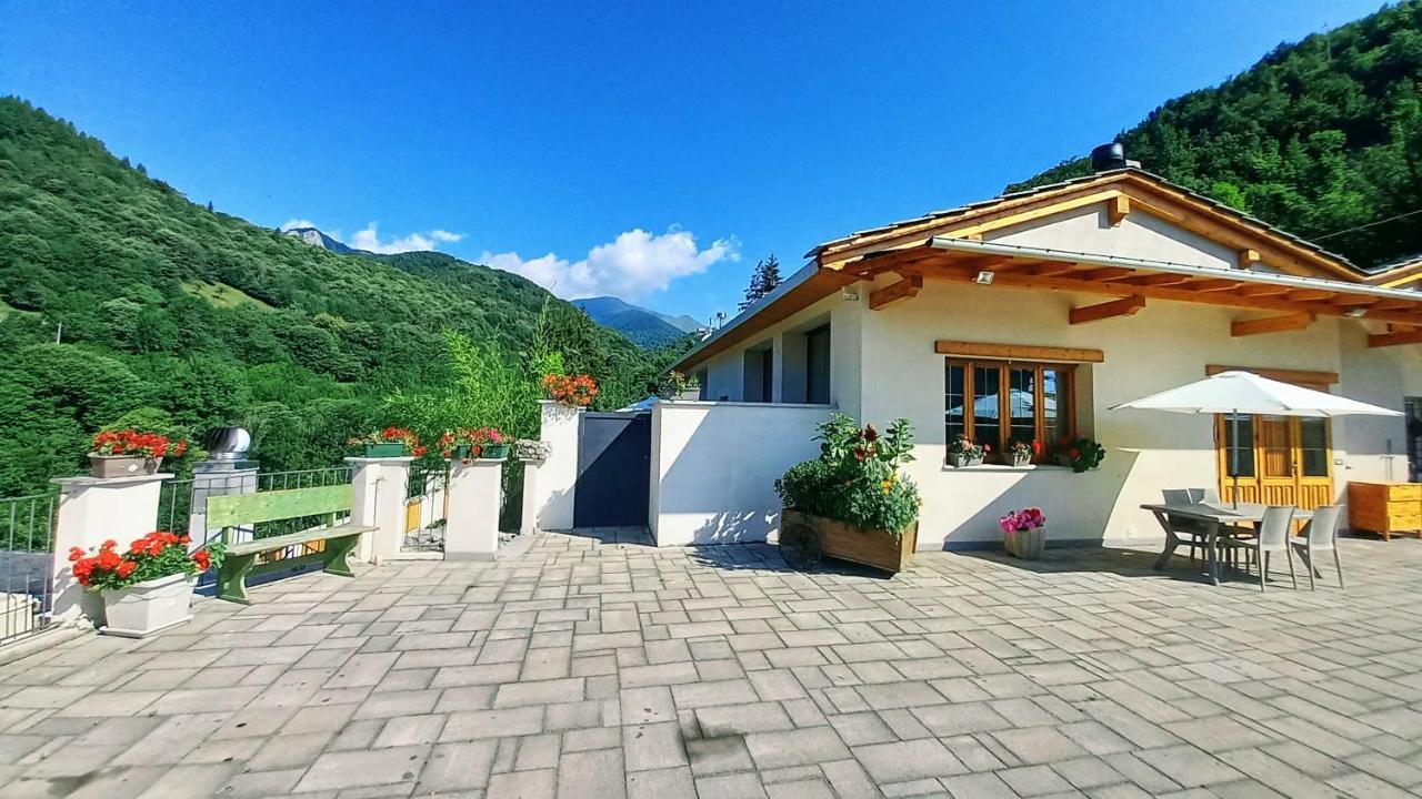 Vallemaira House Casa Belvedere Luce & Sole 10 Posti Letto San Damiano Macra Екстер'єр фото